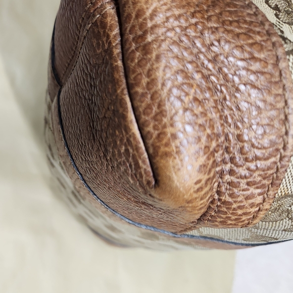 Gucci Brown Monogram Tote Bag - Picture 4 of 12